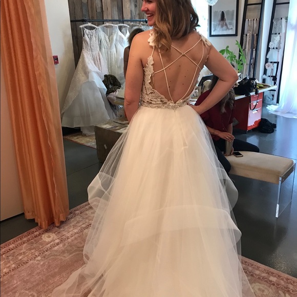 Hayley Paige Halo Wedding Dress, BNWT, size 10 - Picture 3 of 6